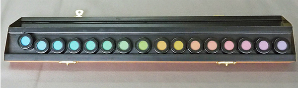 色覚検査器 パネル D-15 医療機器認証取得済 (8-7155-01) - 1